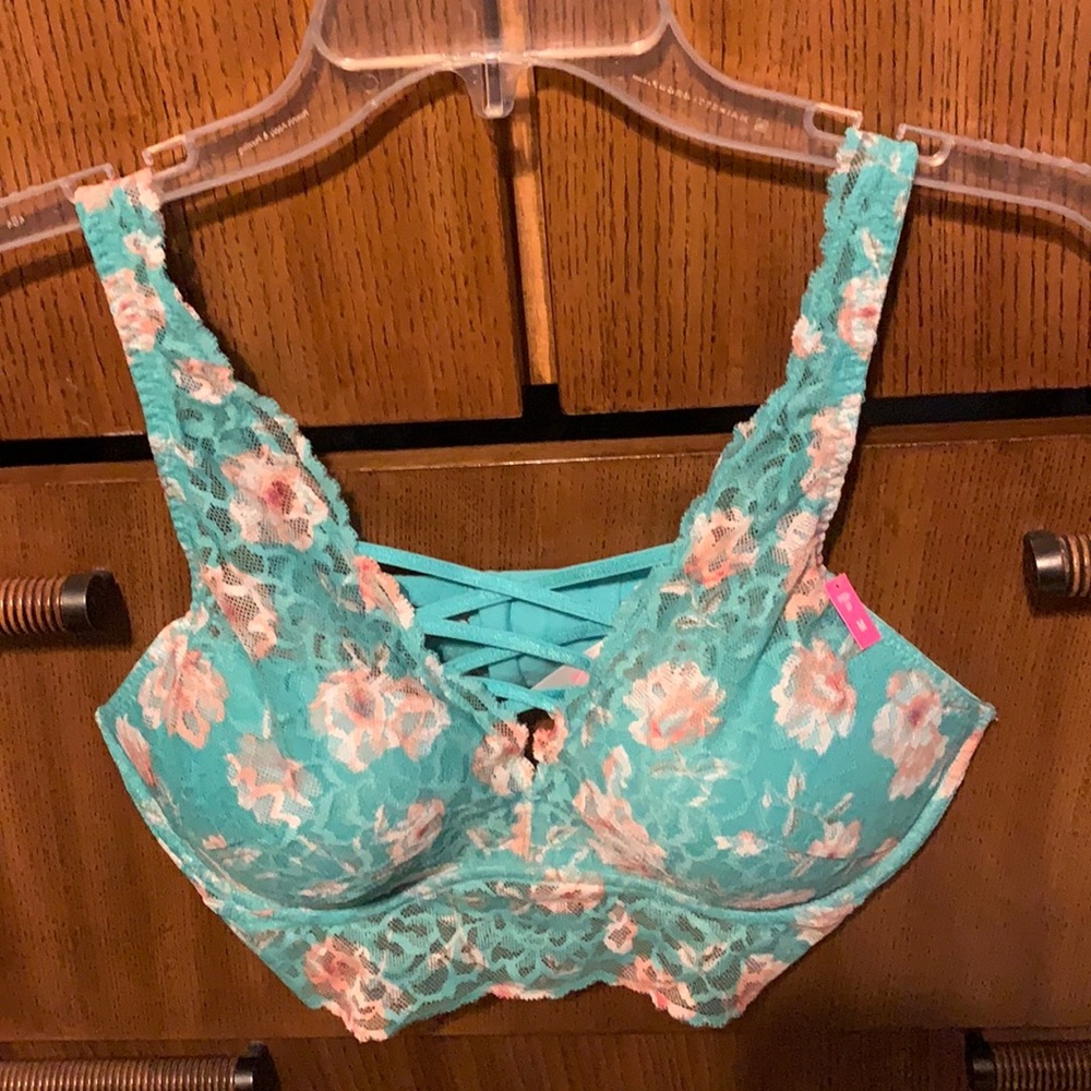 New Pink Victoria’s Secret flora push-up bra